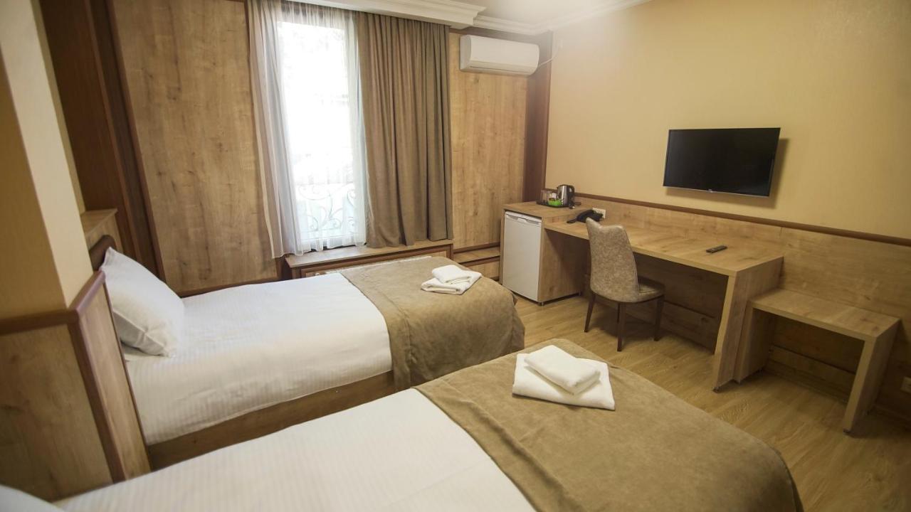 Hotel Juralius Тбілісі Екстер'єр фото